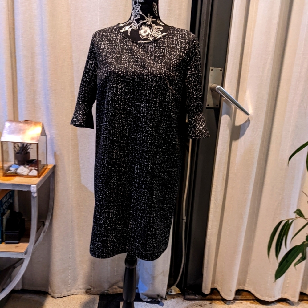 Mod shift dress black & white print
